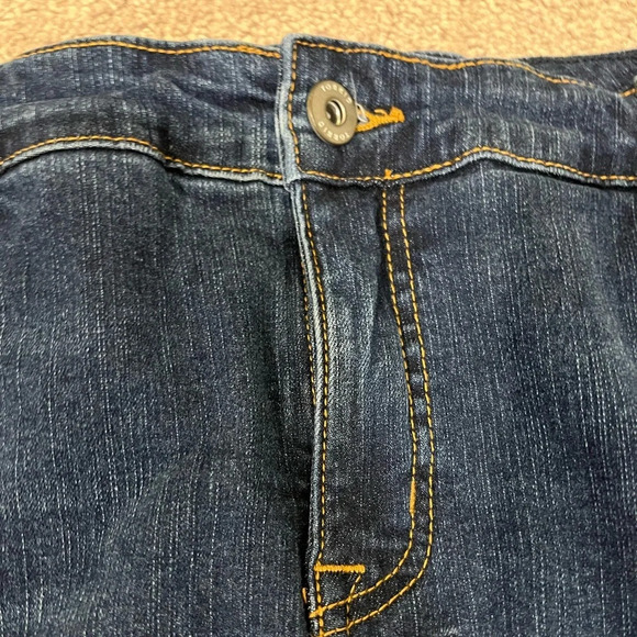 Torrid Boyfriend Straight Mid Rise Jeans with Vintage Stretch - Picture 4 of 8